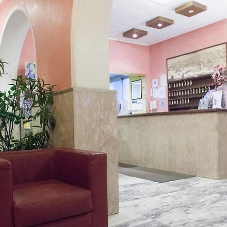 Hotel Vittoria Genoa Bagian luar foto