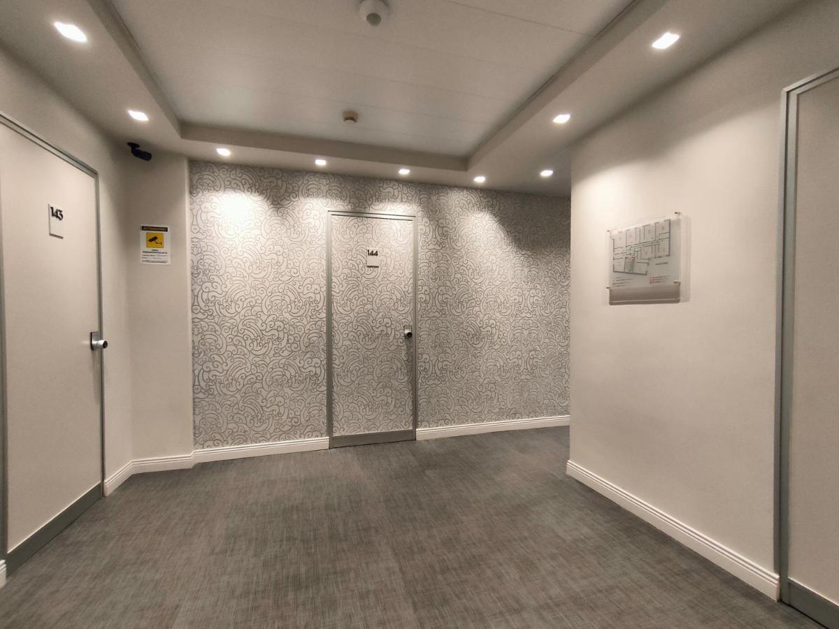 Hotel Vittoria Genoa Bagian luar foto