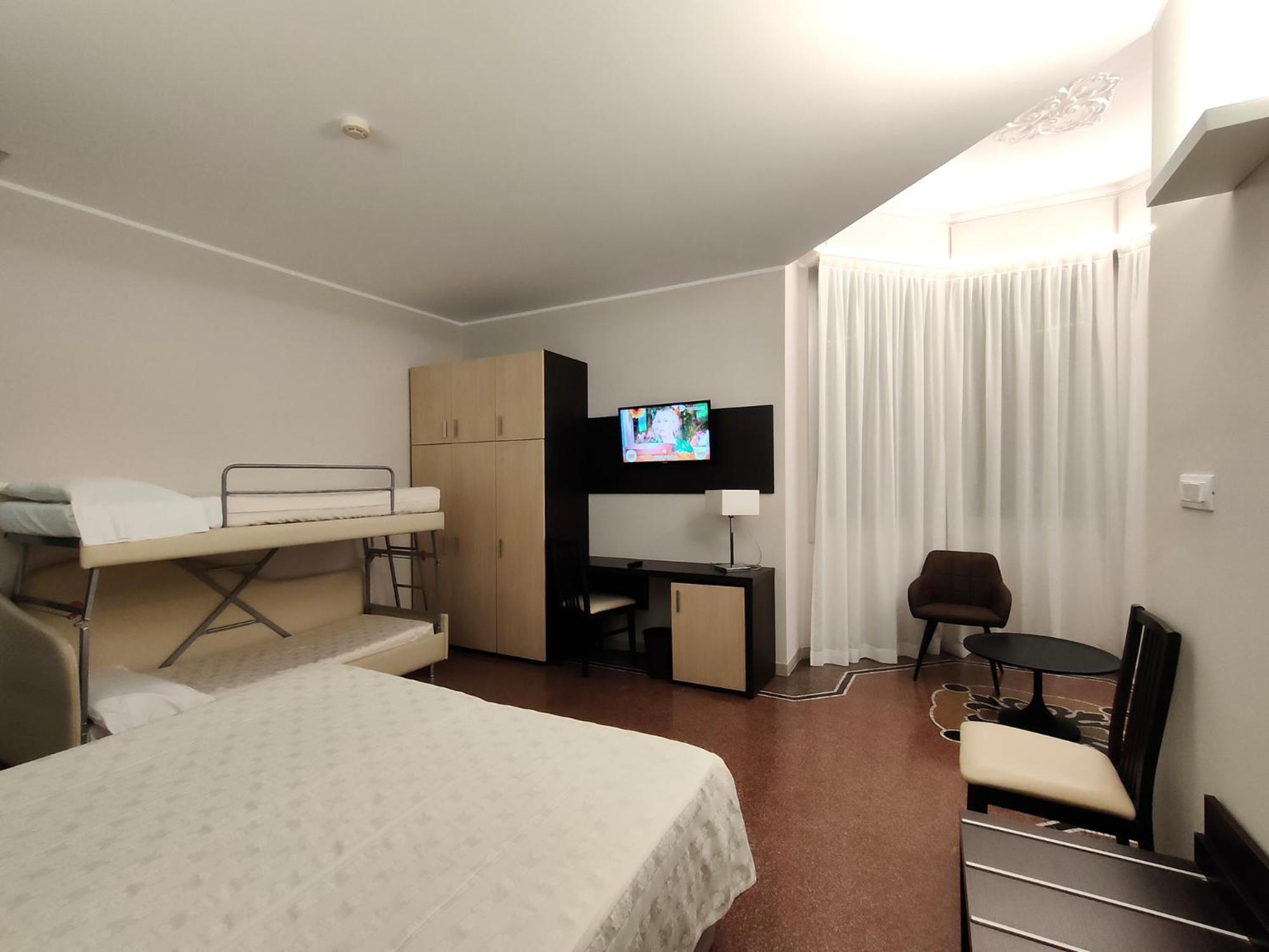 Hotel Vittoria Genoa Bagian luar foto