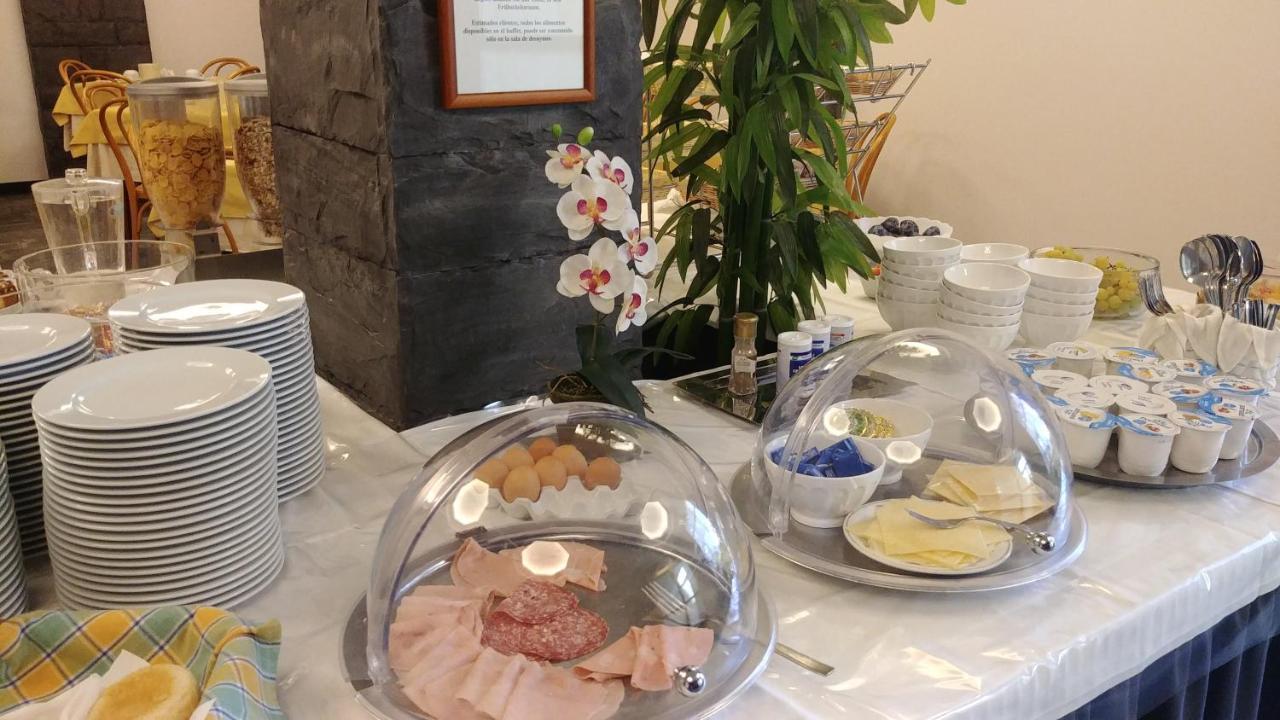 Hotel Vittoria Genoa Bagian luar foto