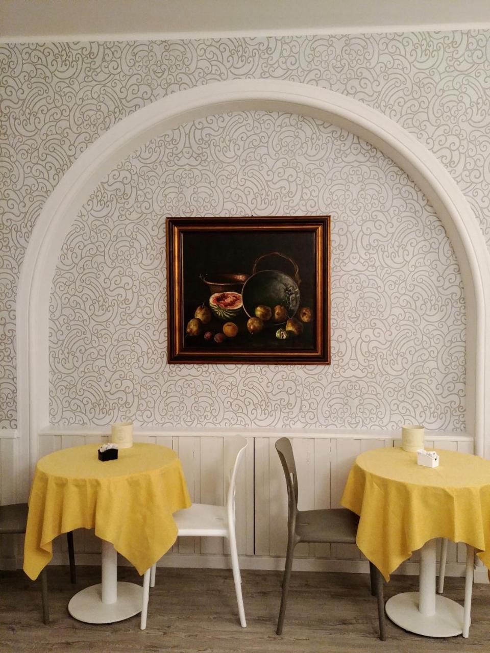 Hotel Vittoria Genoa Bagian luar foto