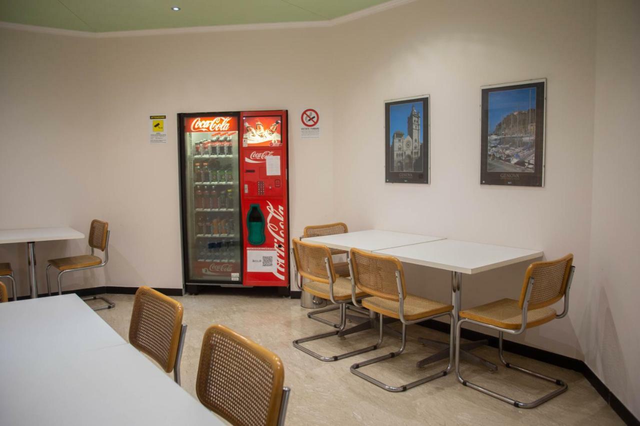 Hotel Vittoria Genoa Bagian luar foto