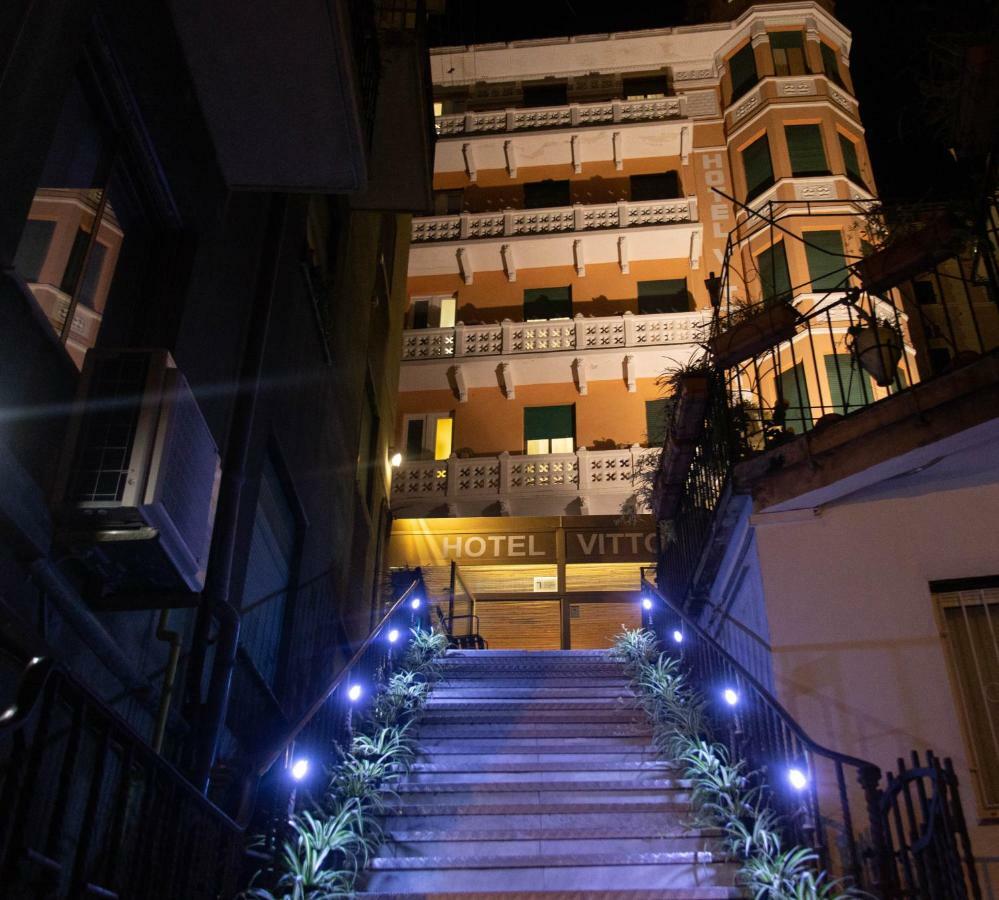 Hotel Vittoria Genoa Bagian luar foto